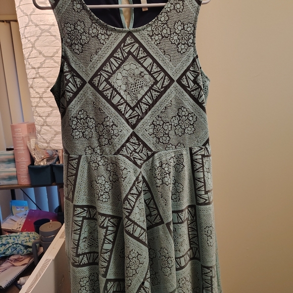 Gray with purple 💜 🟣 flowers andlong sleeve size extra large - Picture 7 of 7